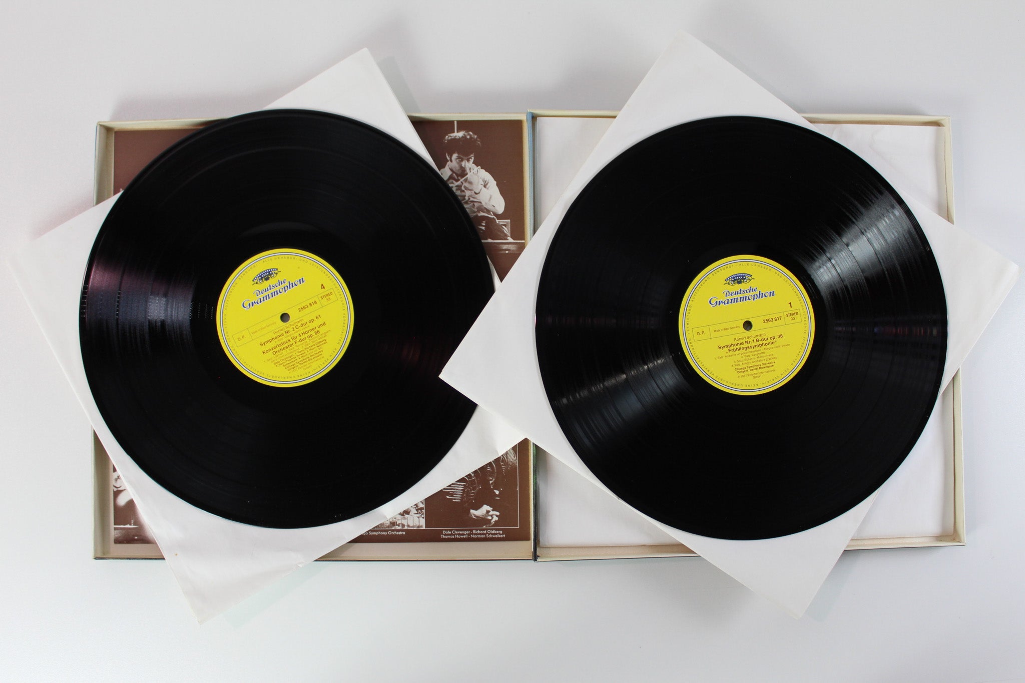 Robert Schumann, Chicago Symphony Orchestra, Daniel Barenboim - 4 Symphonies - Konzertstück For 4 Horns - >>Manfred<< Overture on Deutsche Grammophon
