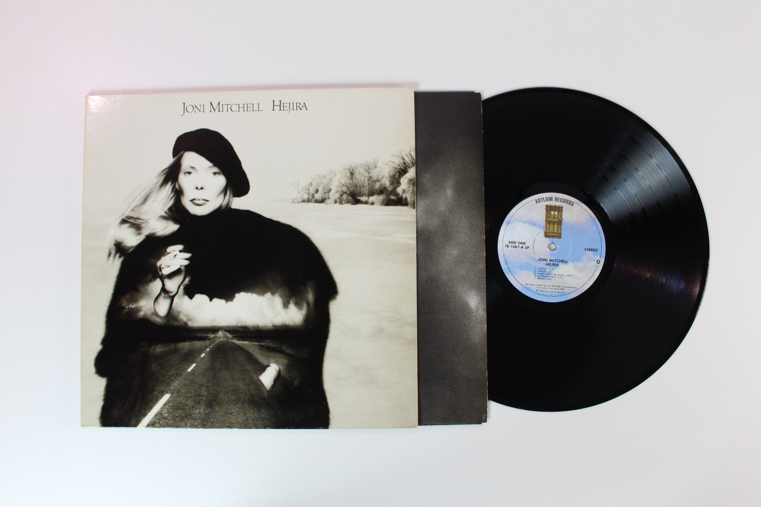 Joni Mitchell - Hejira on Asylum Records