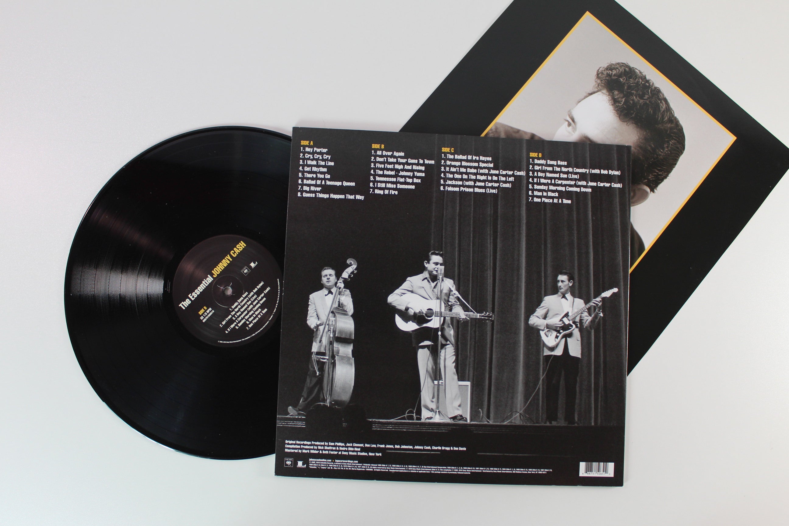 Johnny Cash - The Essential Johnny Cash on Columbia / Legacy