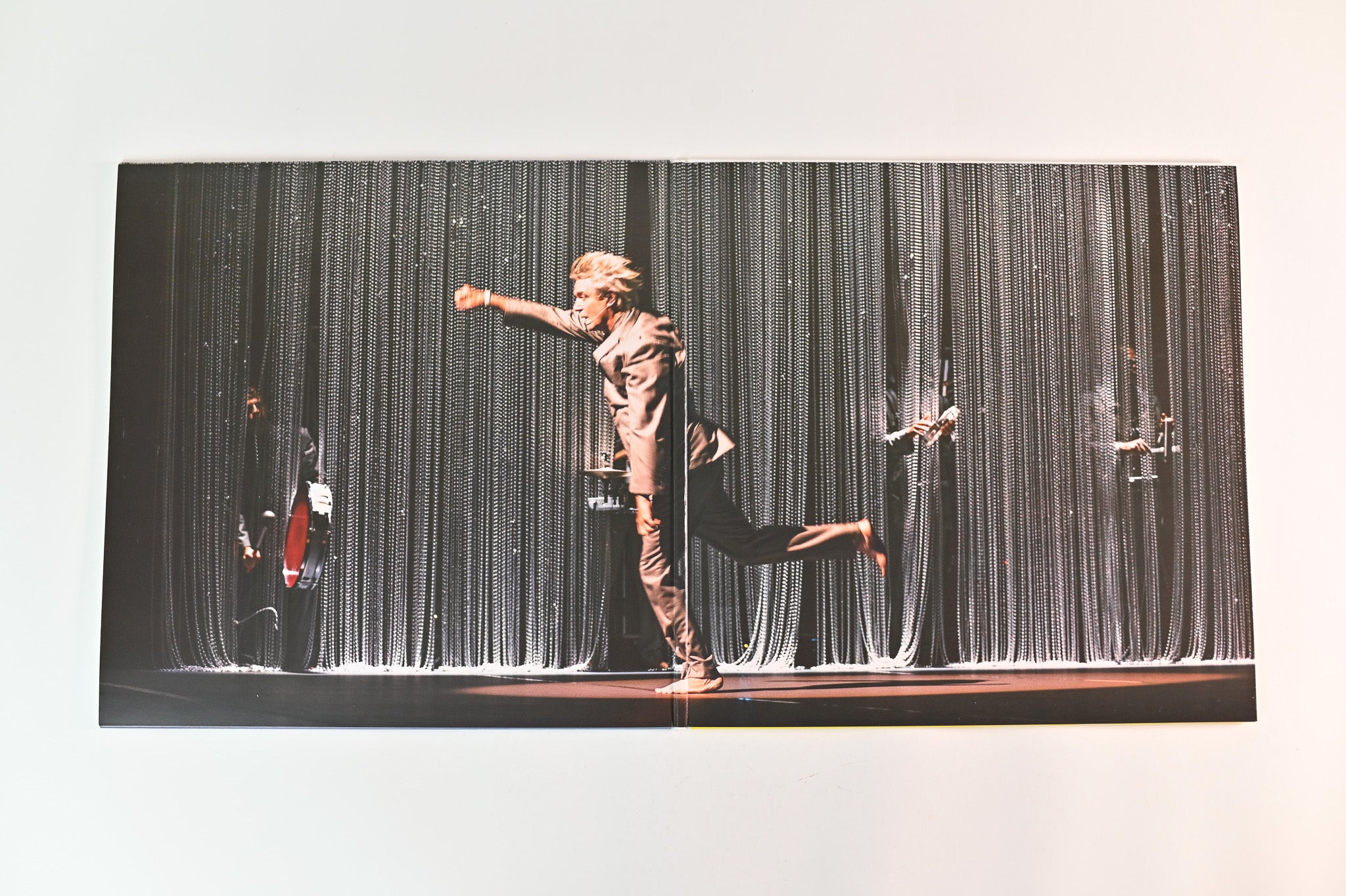 David Byrne - David Byrne's American Utopia On Broadway (Original Cast Recording) on Todomundo / Nonesuch