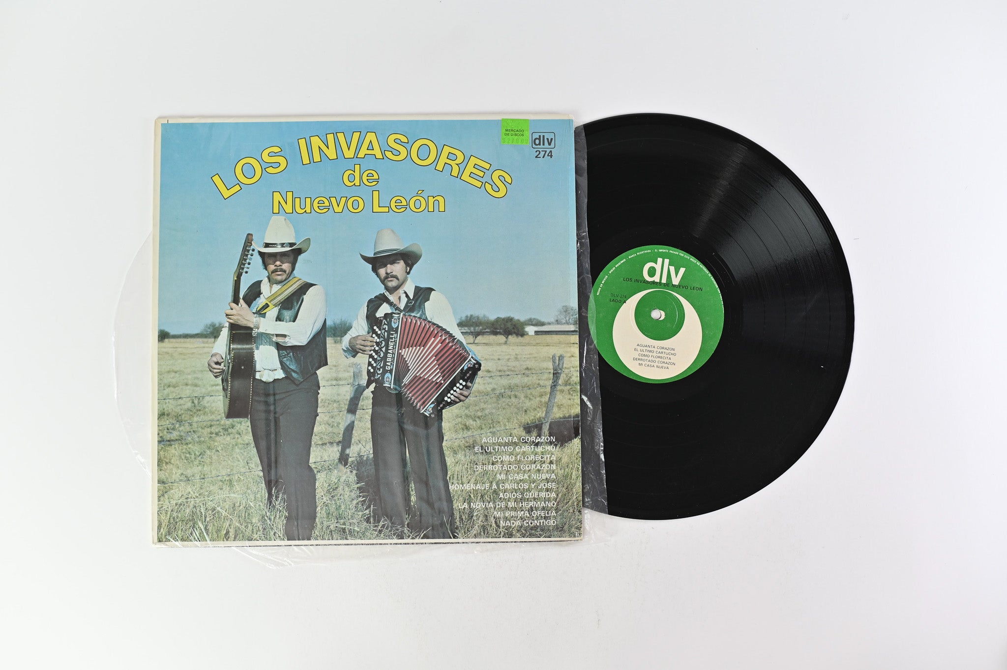 Los Invasores De Nuevo León – Aguanta Corazón on DLV