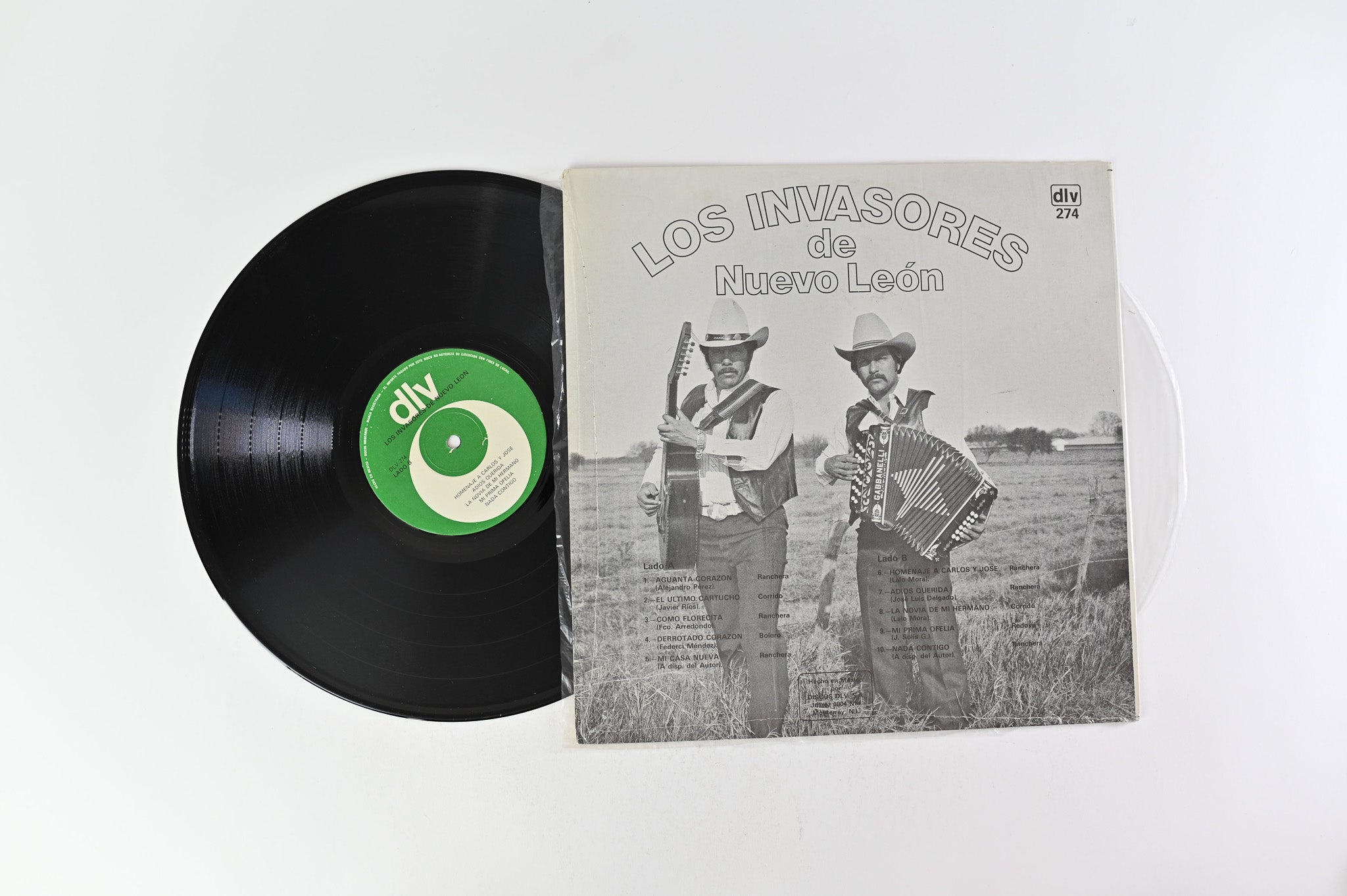 Los Invasores De Nuevo León – Aguanta Corazón on DLV