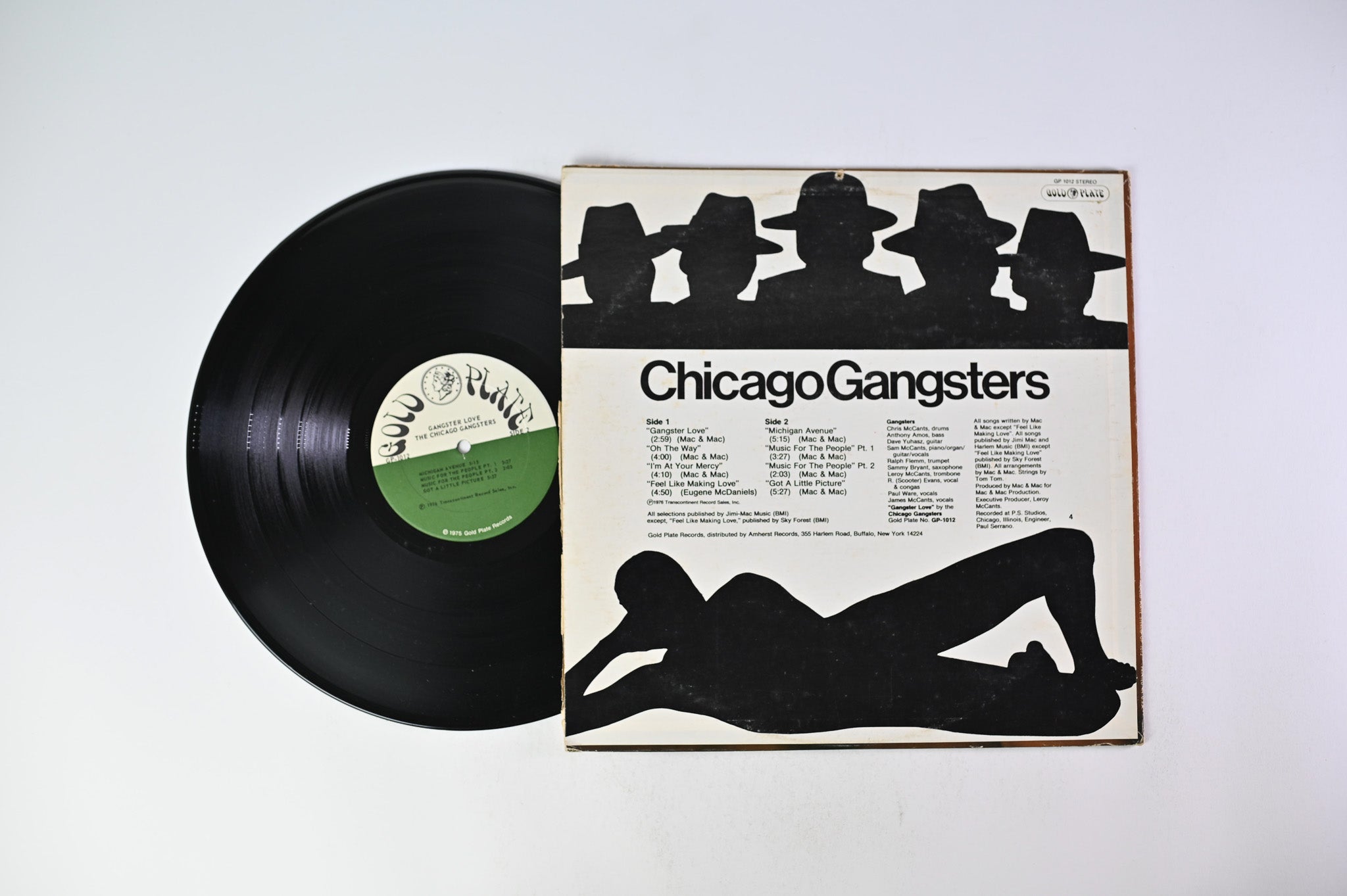 Chicago Gangsters - Gangster Love on Gold Plate