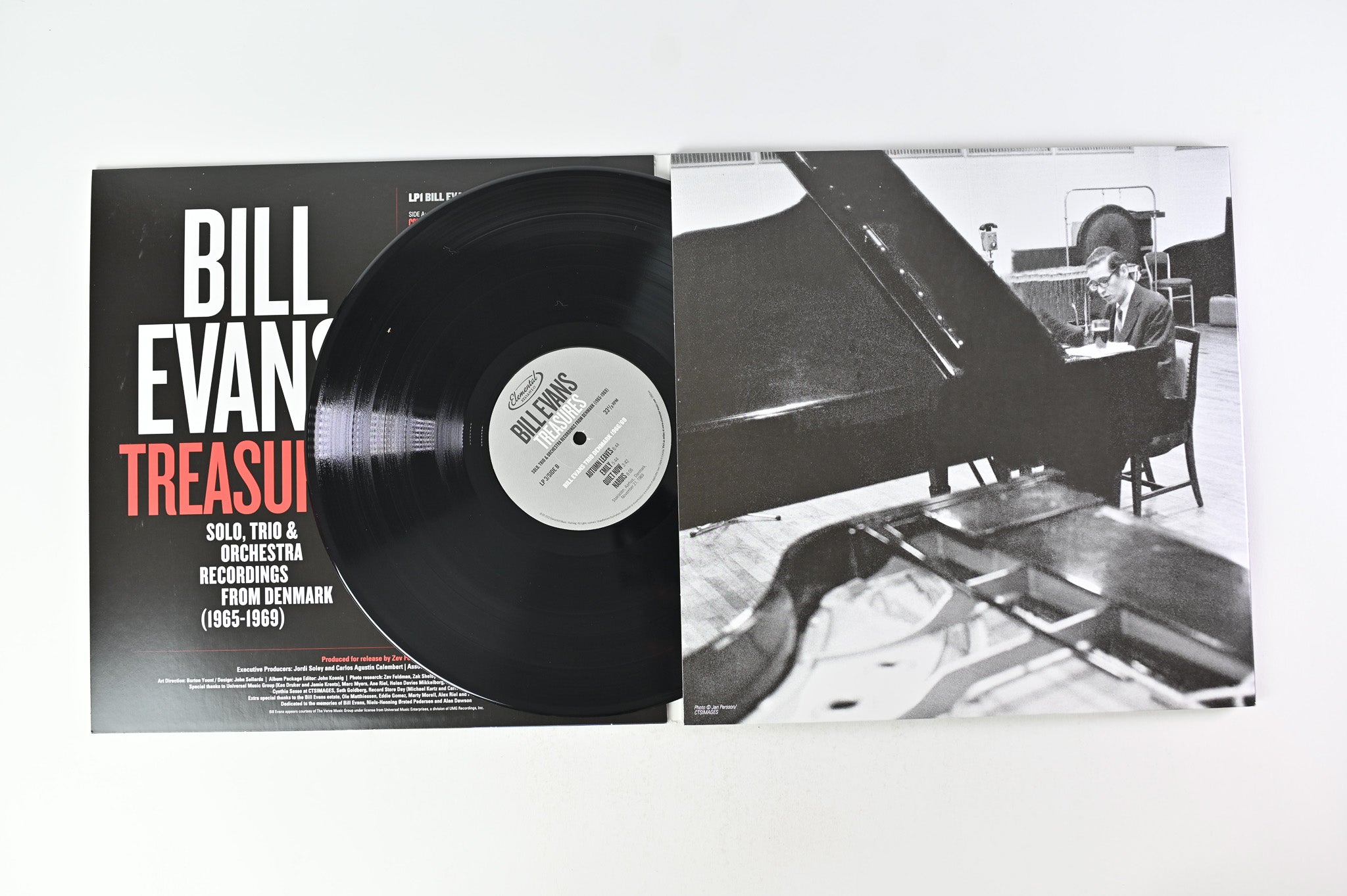 Bill Evans - Treasures (Solo, Trio & Orchestra Recordings From Denmark (1965-1969)) on Elemental Music