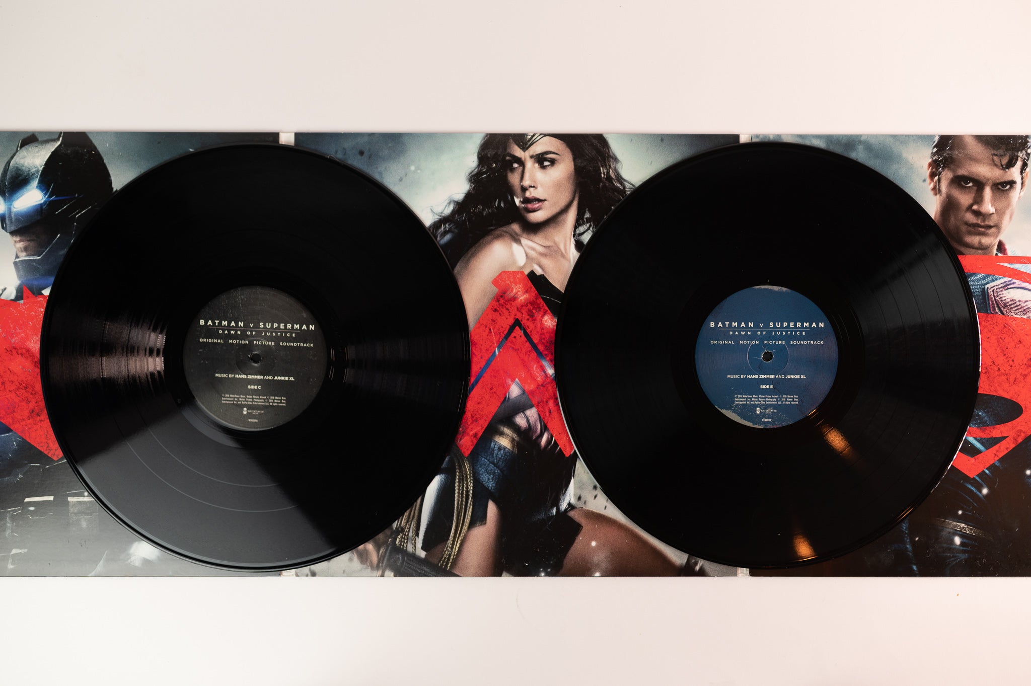 Hans Zimmer & Junkie XL - Batman v Superman: Dawn of Justice (Original Motion Picture Soundtrack)