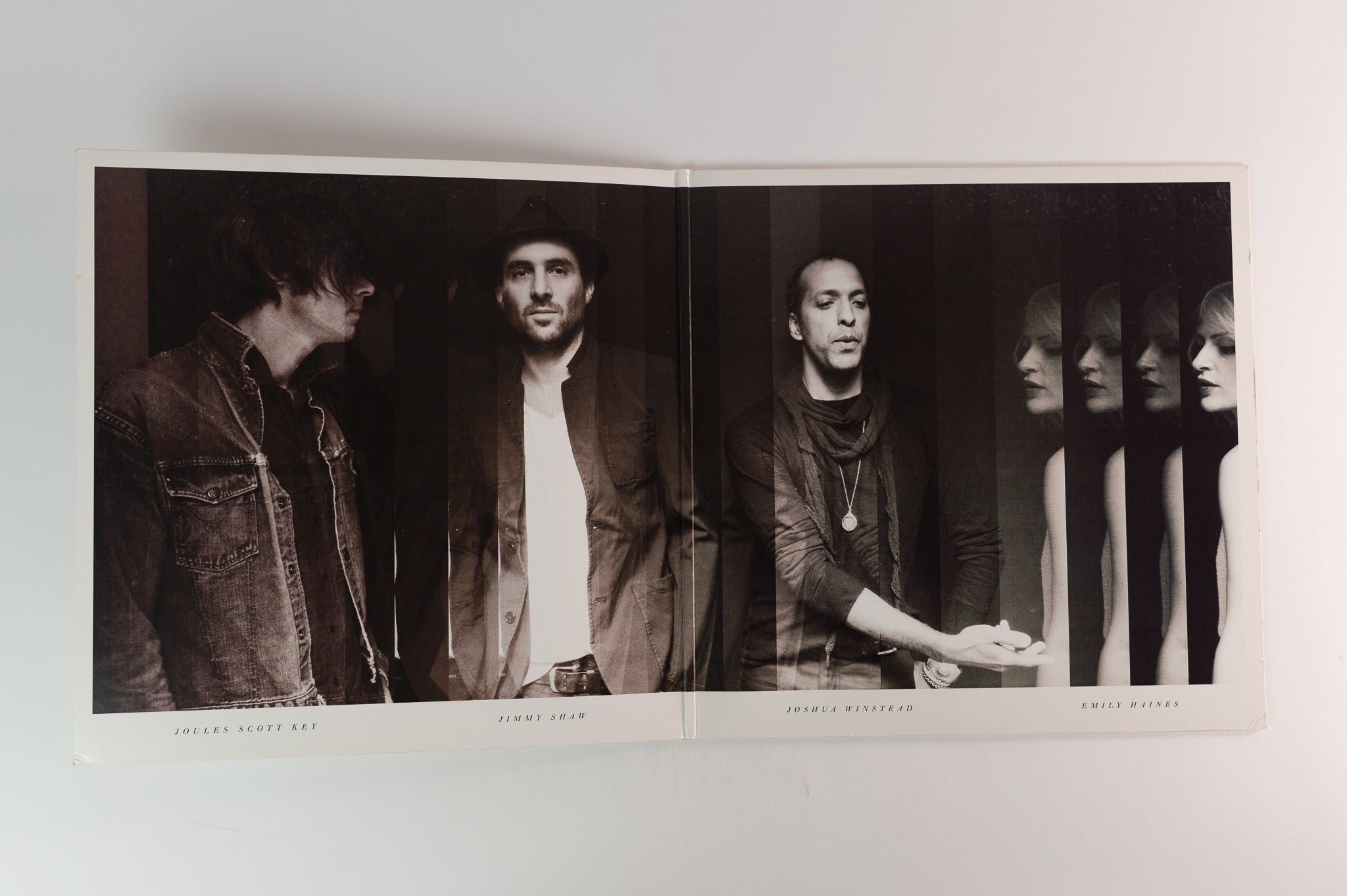 Metric - Synthetica on Metric Music International / Mom + Pop