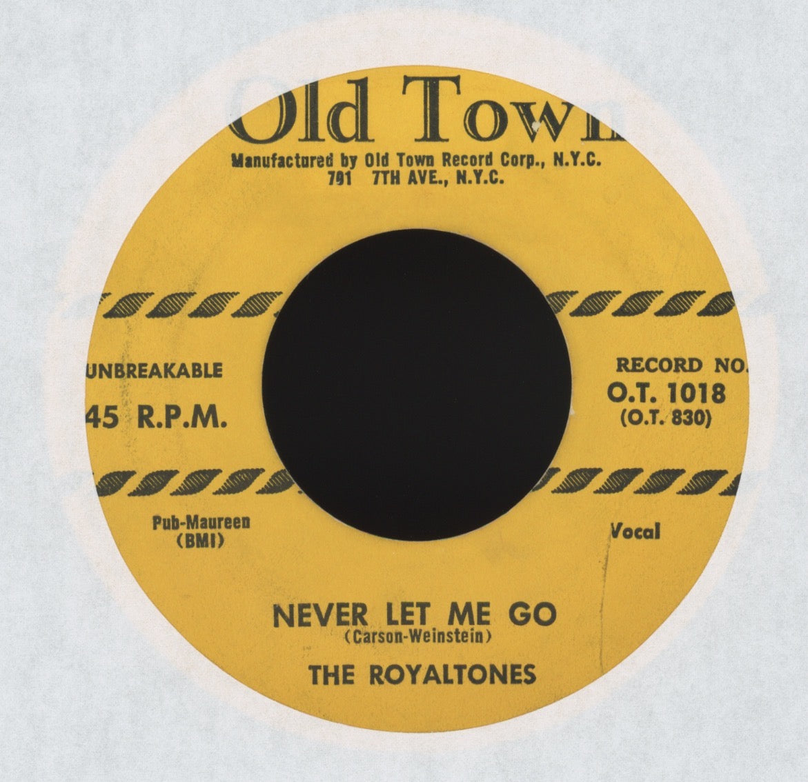 The Royaltones - Never Let Me Go on Old Town R&B Doo Wop 45