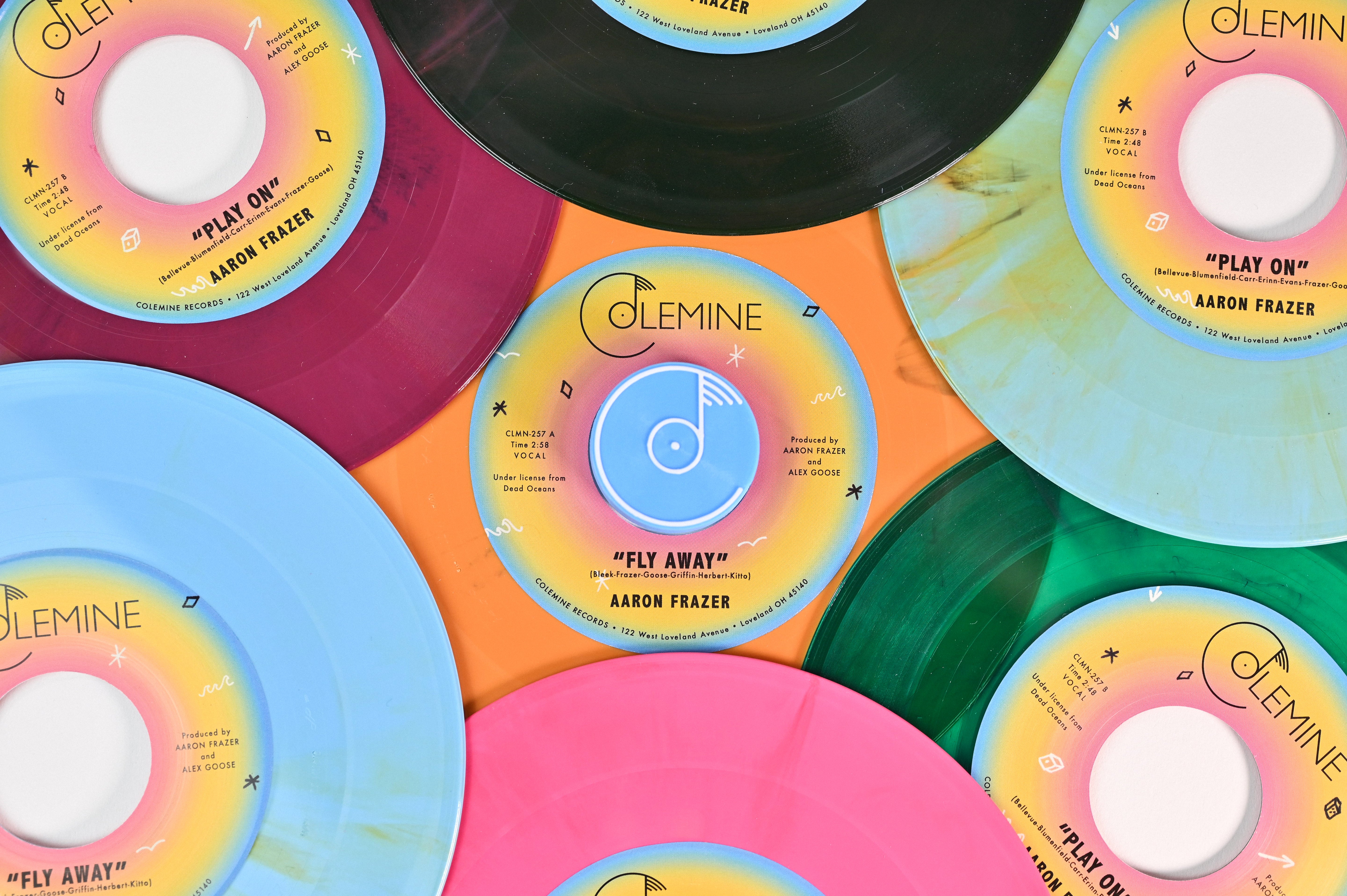 Aaron Frazer - Fly Away / Play On [7" Random Color Vinyl]