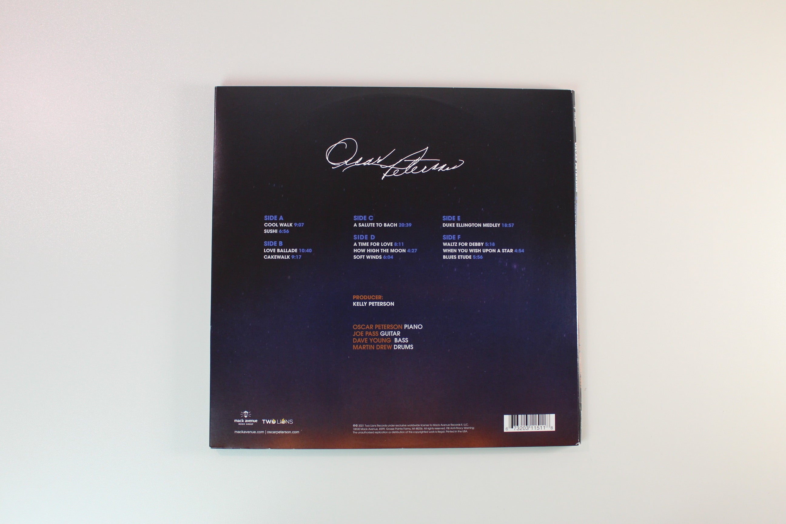 Oscar Peterson - A Time For Love: The Oscar Peterson Quartet - Live In Helsinki, 1987 on Mack Avenue RSD BF 2021 Translucent Blue Vinyl
