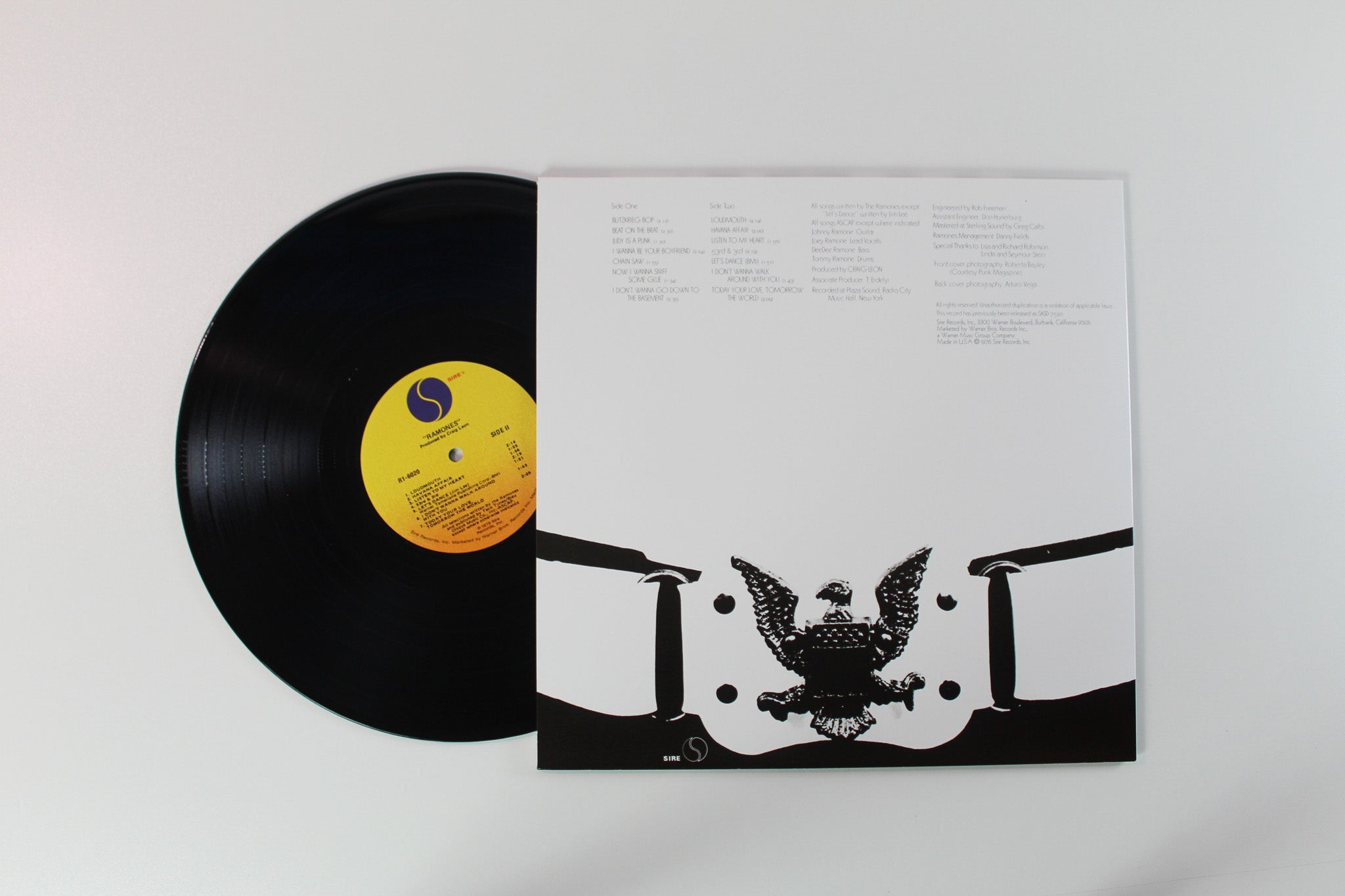 Ramones - Ramones on Rhino Vinyl / Sire Reissue