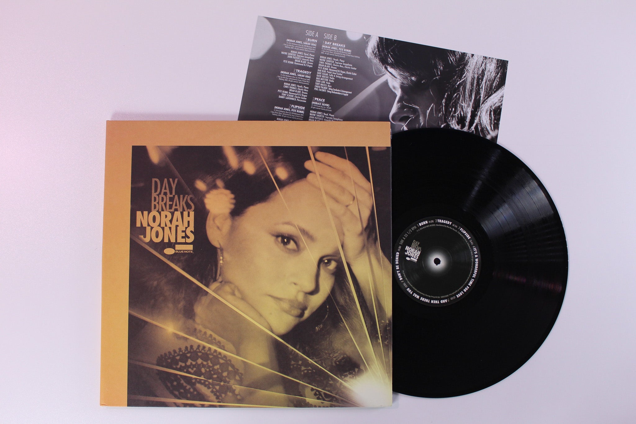 Norah Jones - Day Breaks on Blue Note