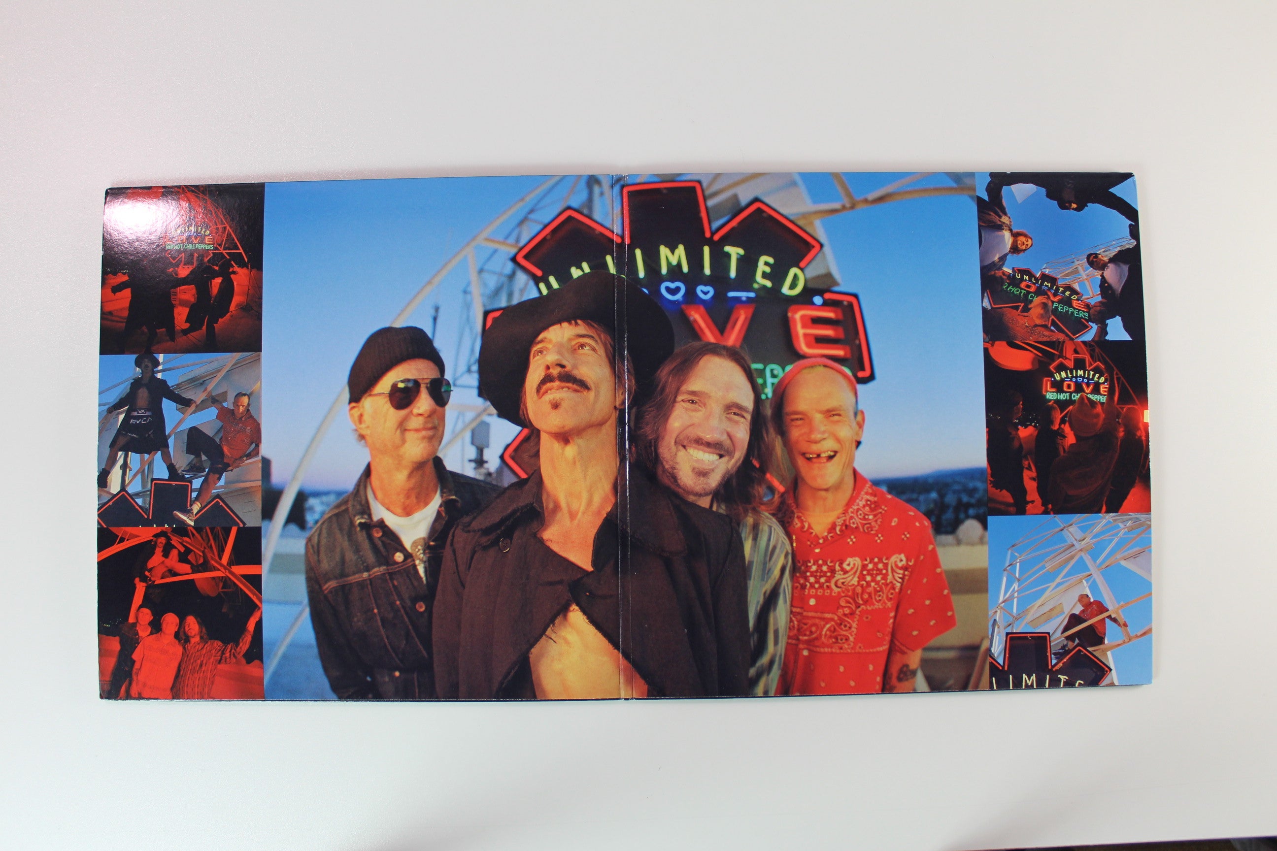 Red Hot Chili Peppers - Unlimited Love on Warner Records