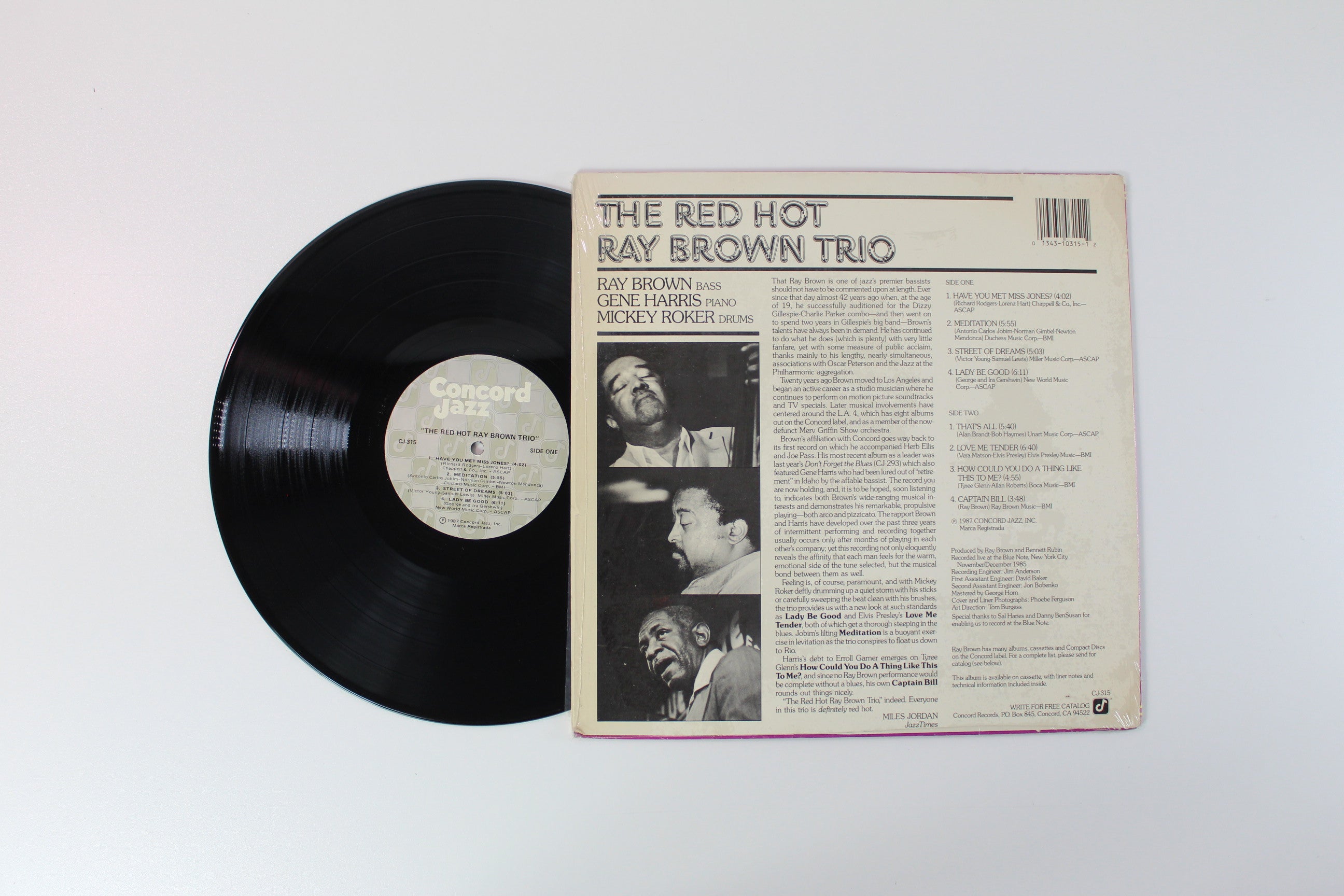 Ray Brown Trio - The Red Hot Ray Brown Trio on Concord Jazz