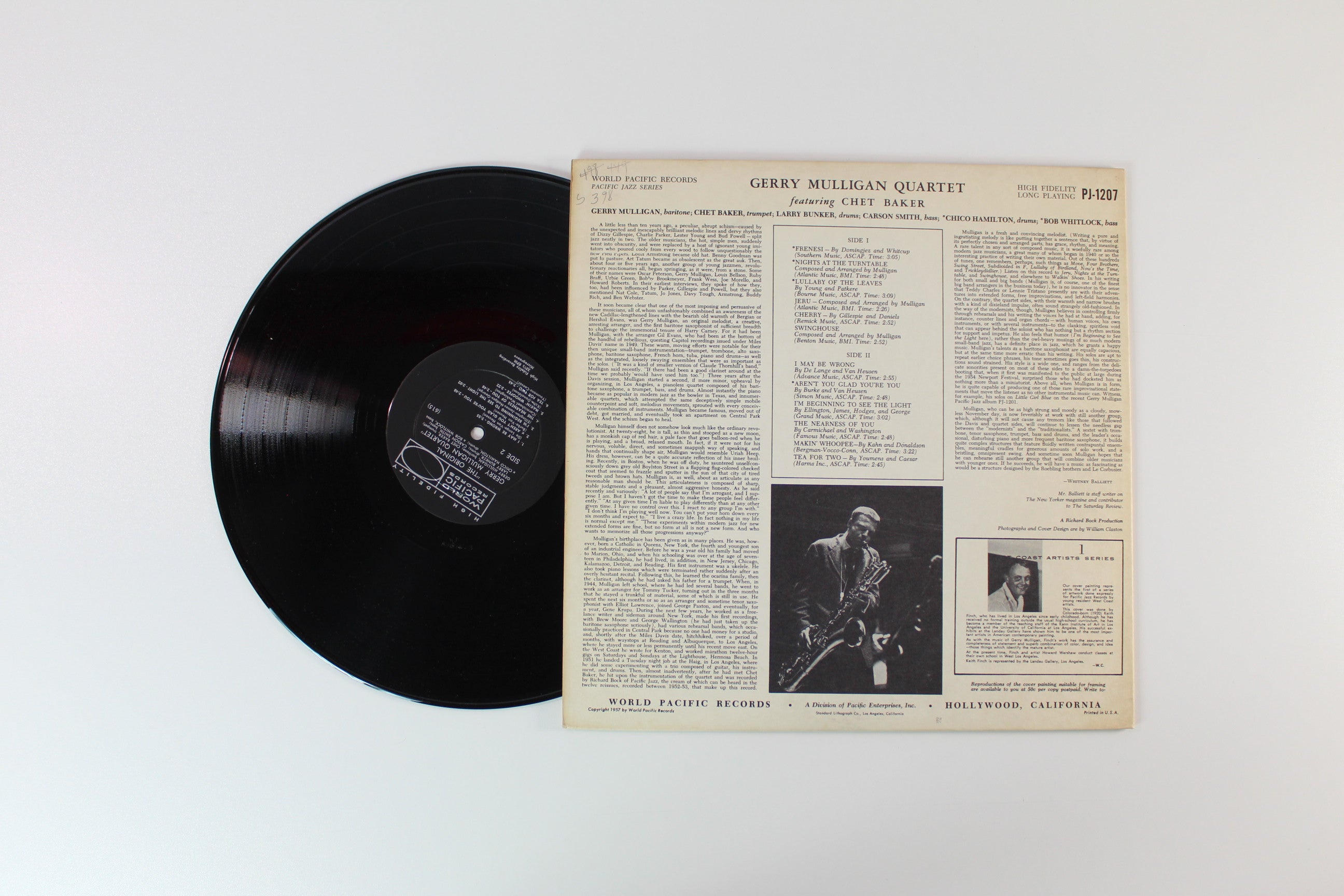 Gerry Mulligan Quartet Featuring Chet Baker - Gerry Mulligan Quartet on World Pacific Records