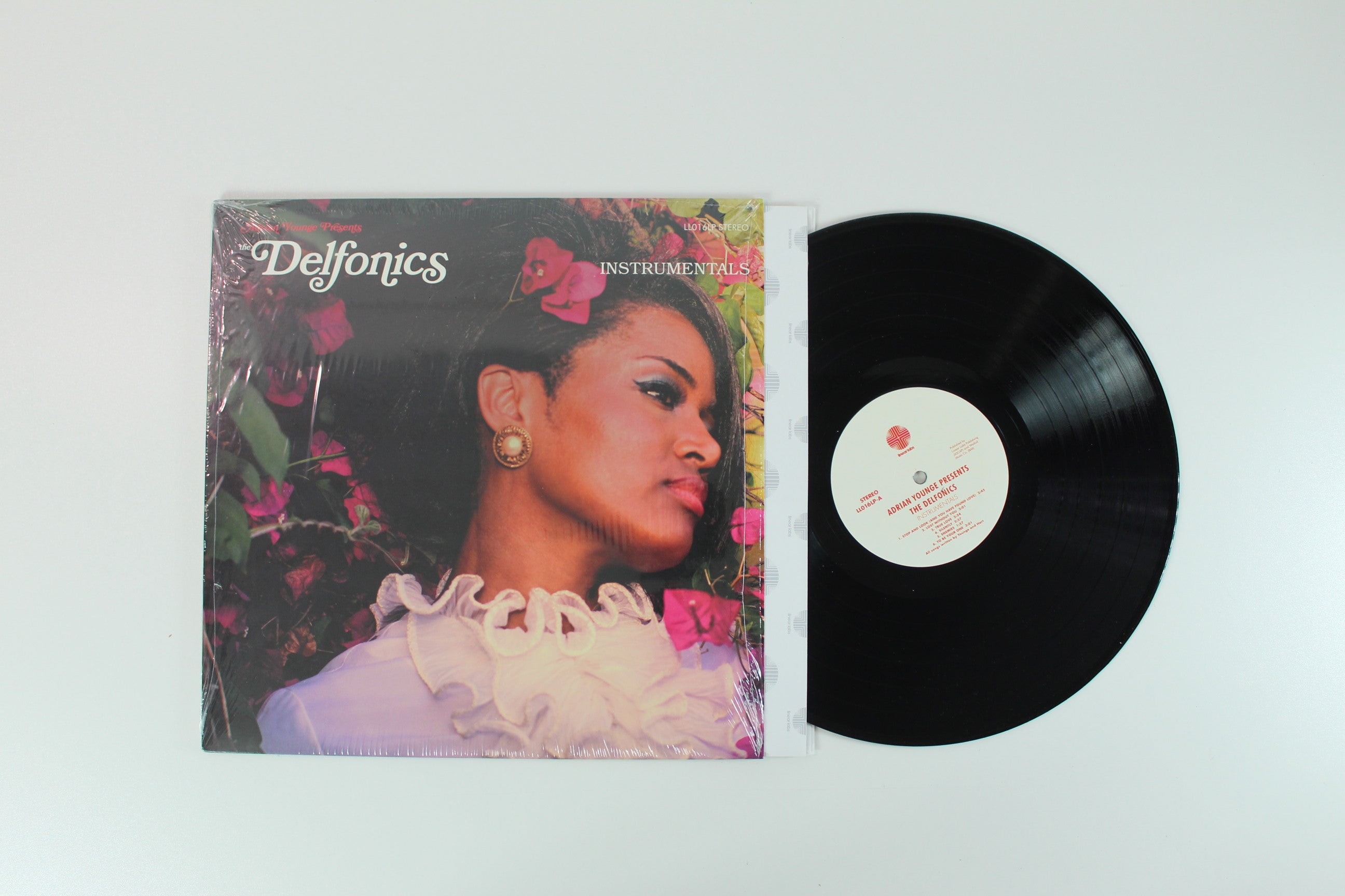 Adrian Younge - Adrian Younge Presents The Delfonics Instrumentals on Linear Labs