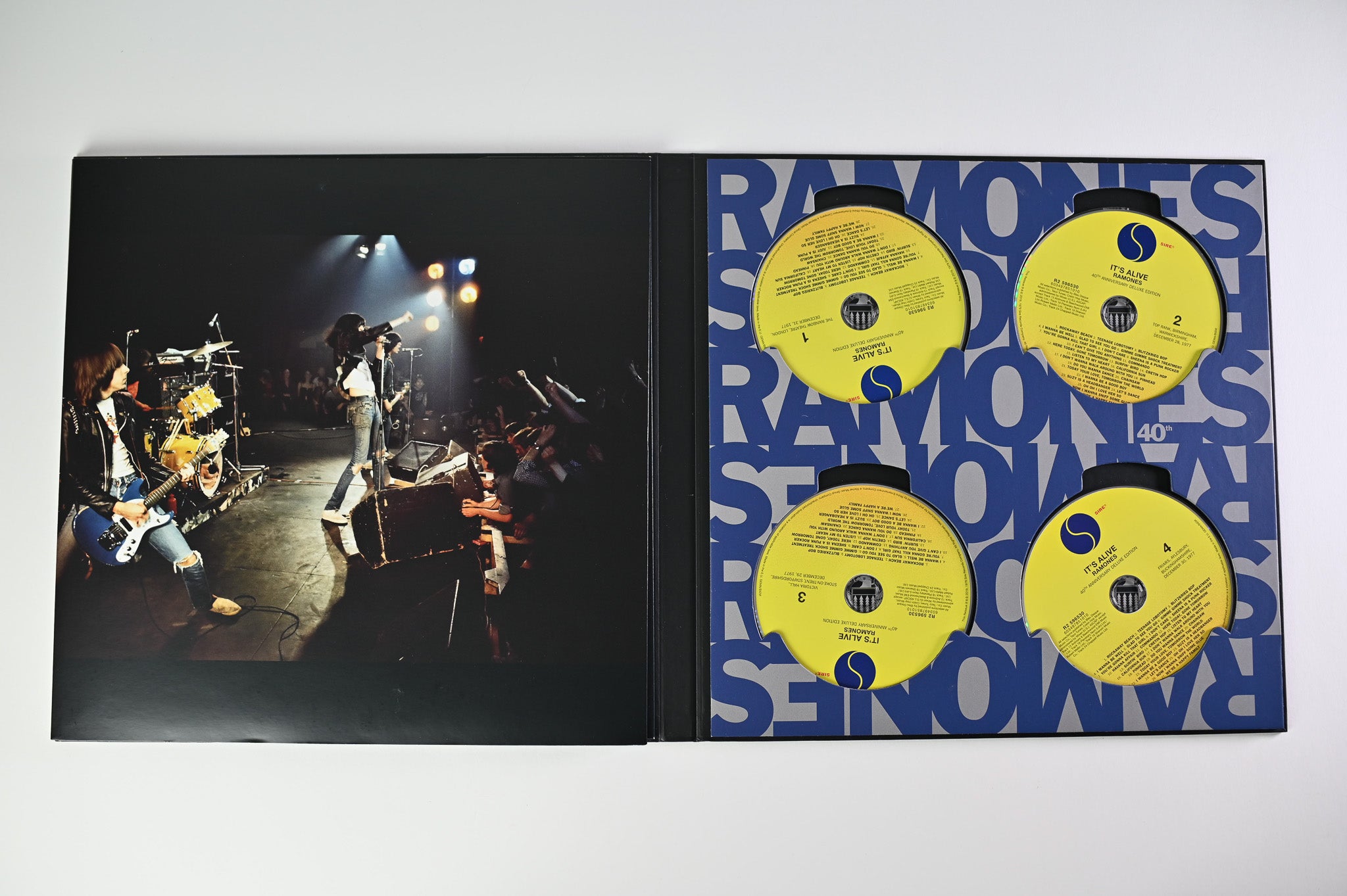 Ramones - It's Alive on Sire Rhino Ltd Numbered 40th Anniversary Box Set Reissue