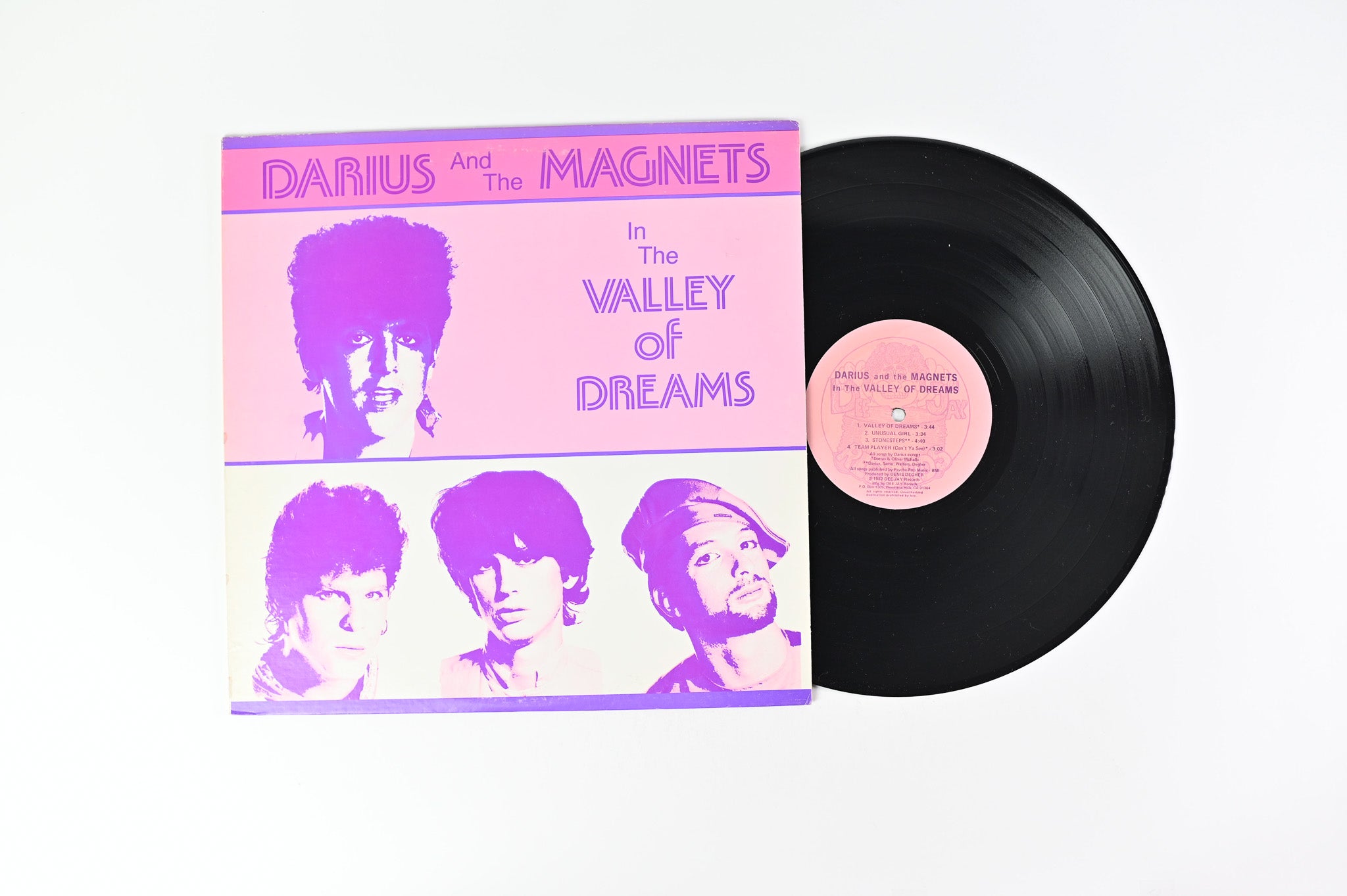 Darius And The Magnets - In The Valley Of Dreams on Dee Jay