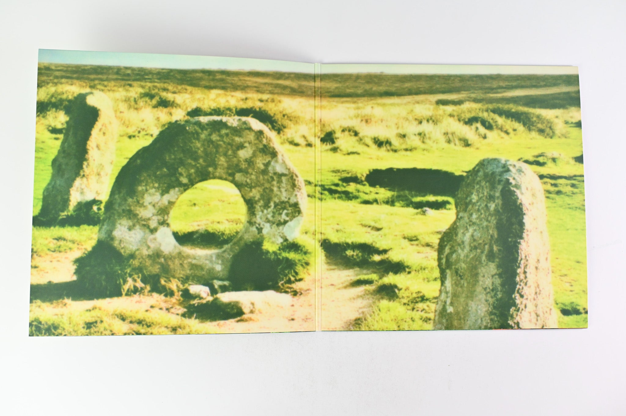 Gwenno - Tresor on Heavenly