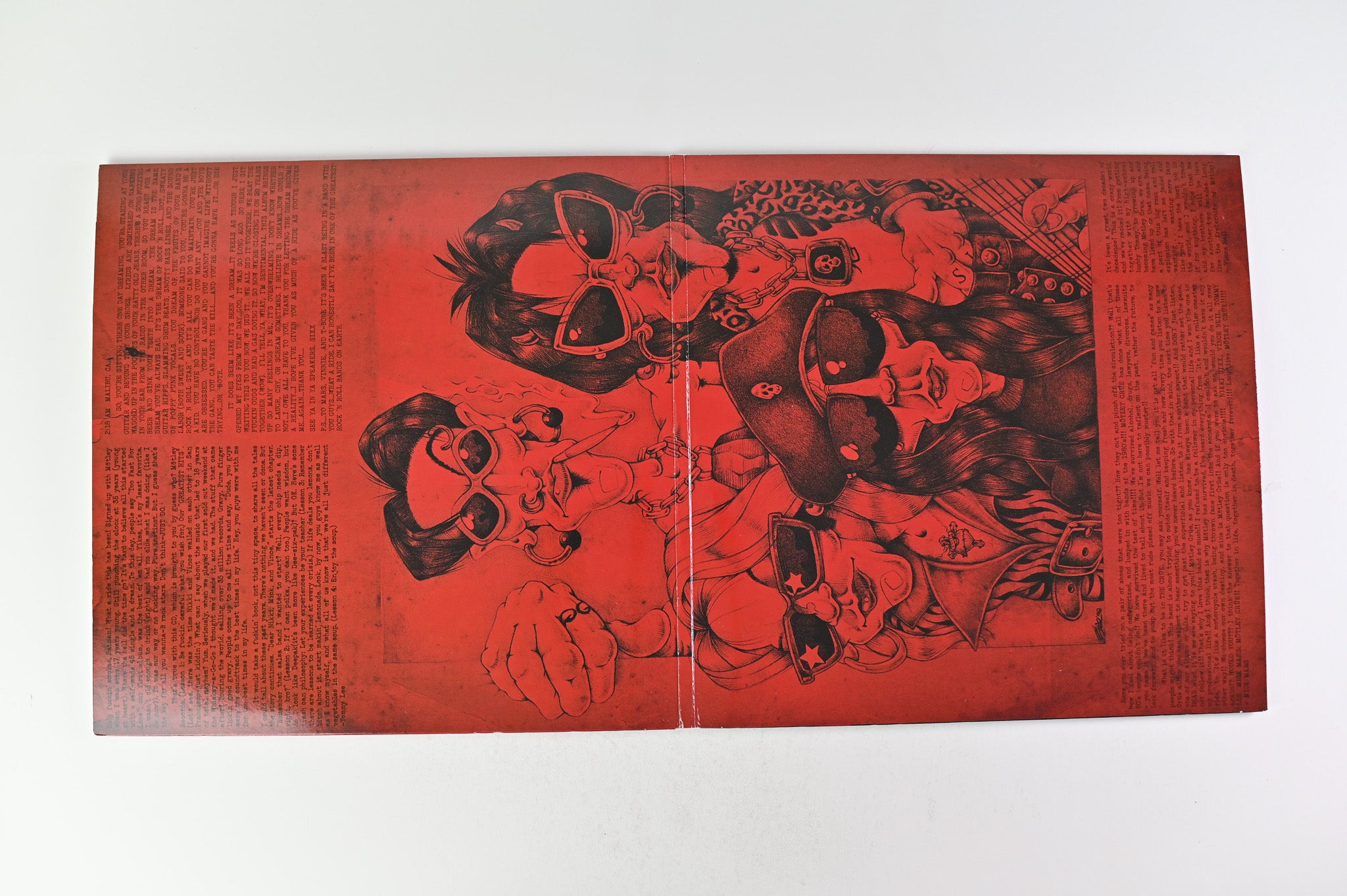 Mötley Crüe - Greatest Hits Reissue on Motley Records Crimson Red Smoke Vinyl