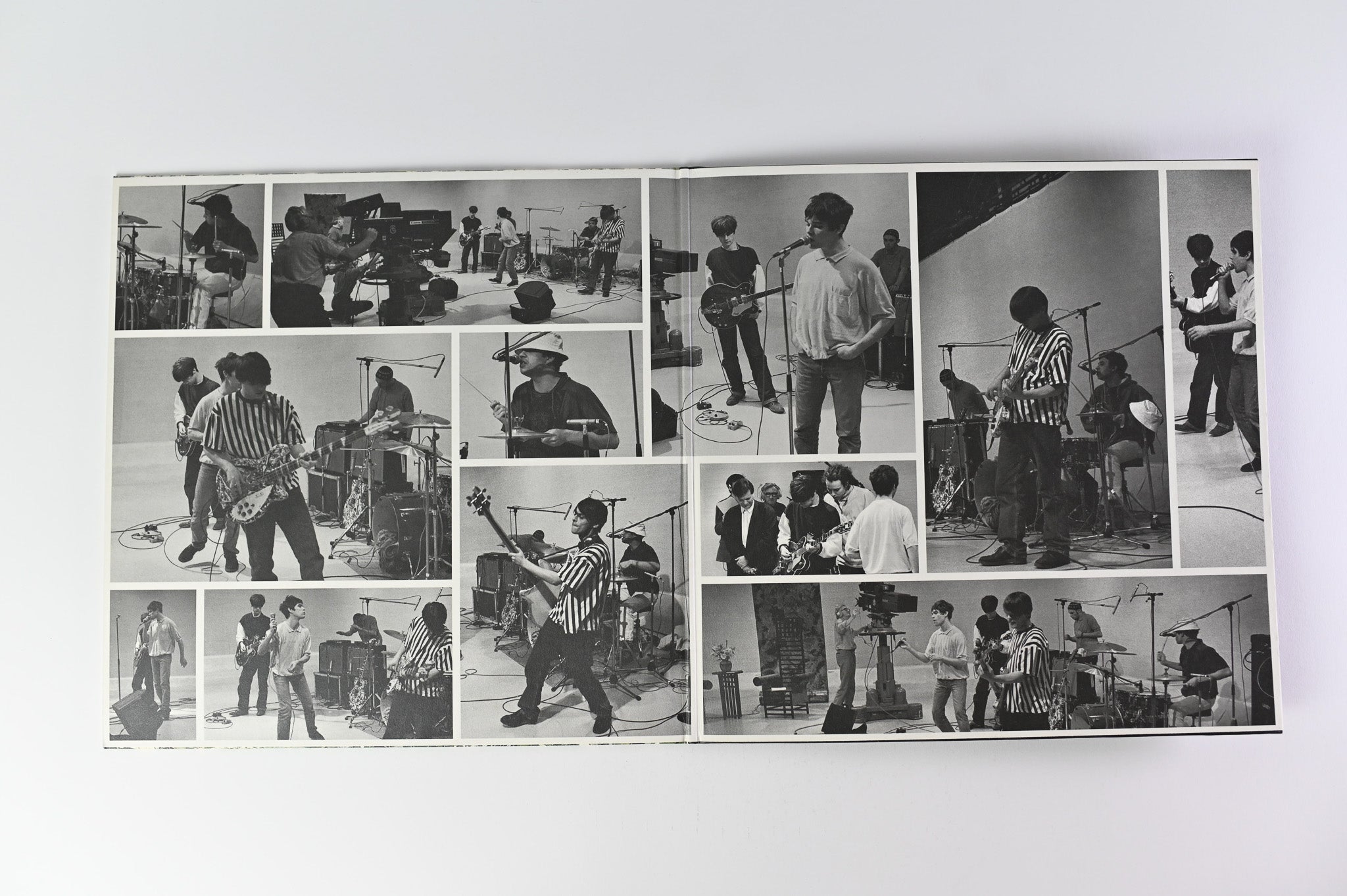 The Stone Roses - The Stone Roses on Silvertone Ltd Numbered Reissue