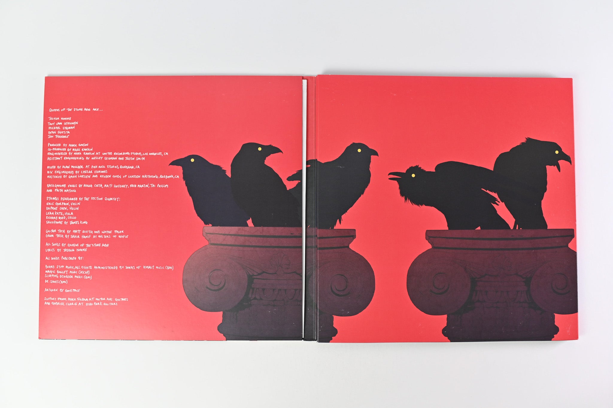 Queens Of The Stone Age - Villains on Matador Deluxe Edition