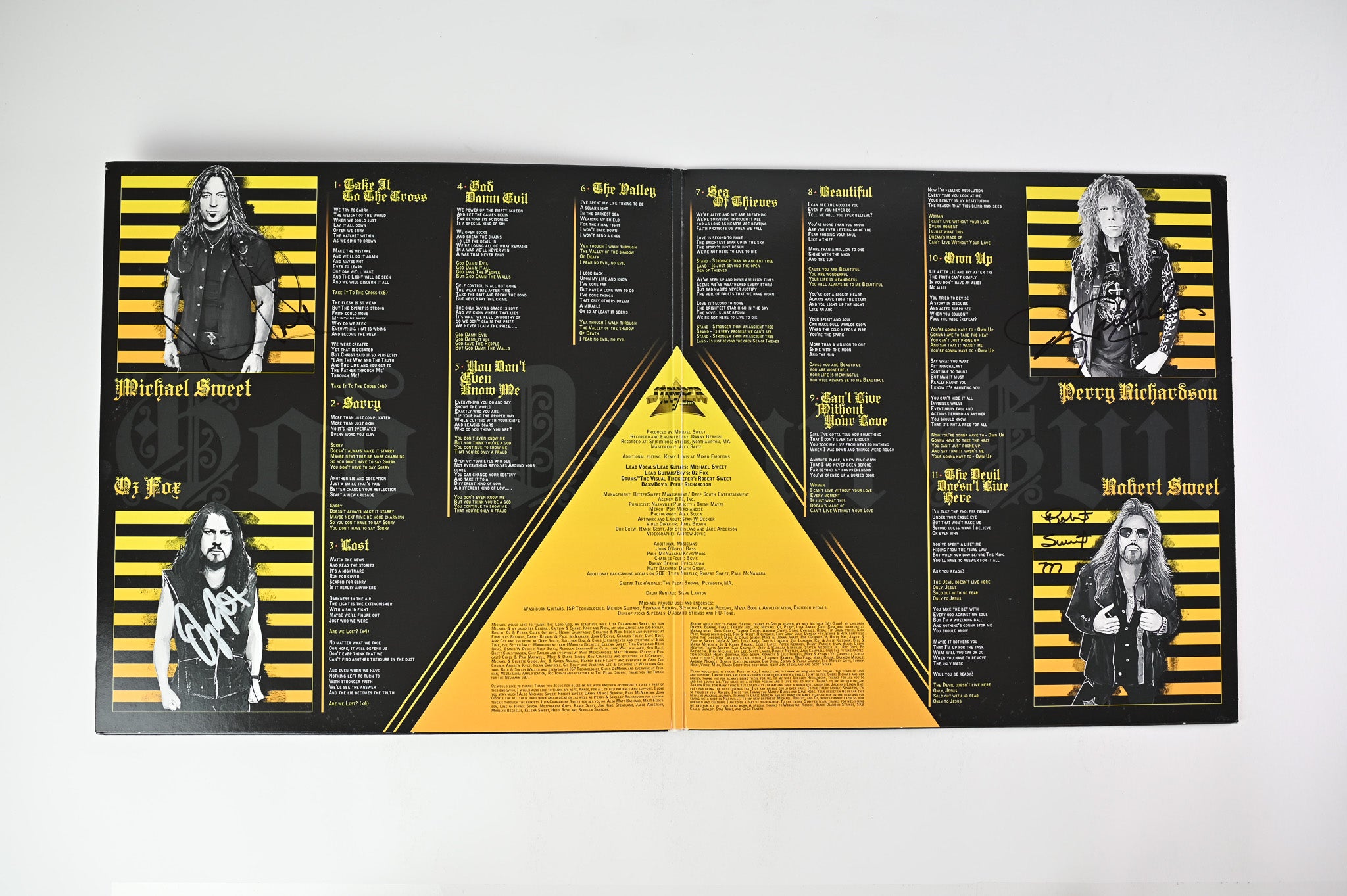 Stryper - God Damn Evil on Frontiers Music SRL