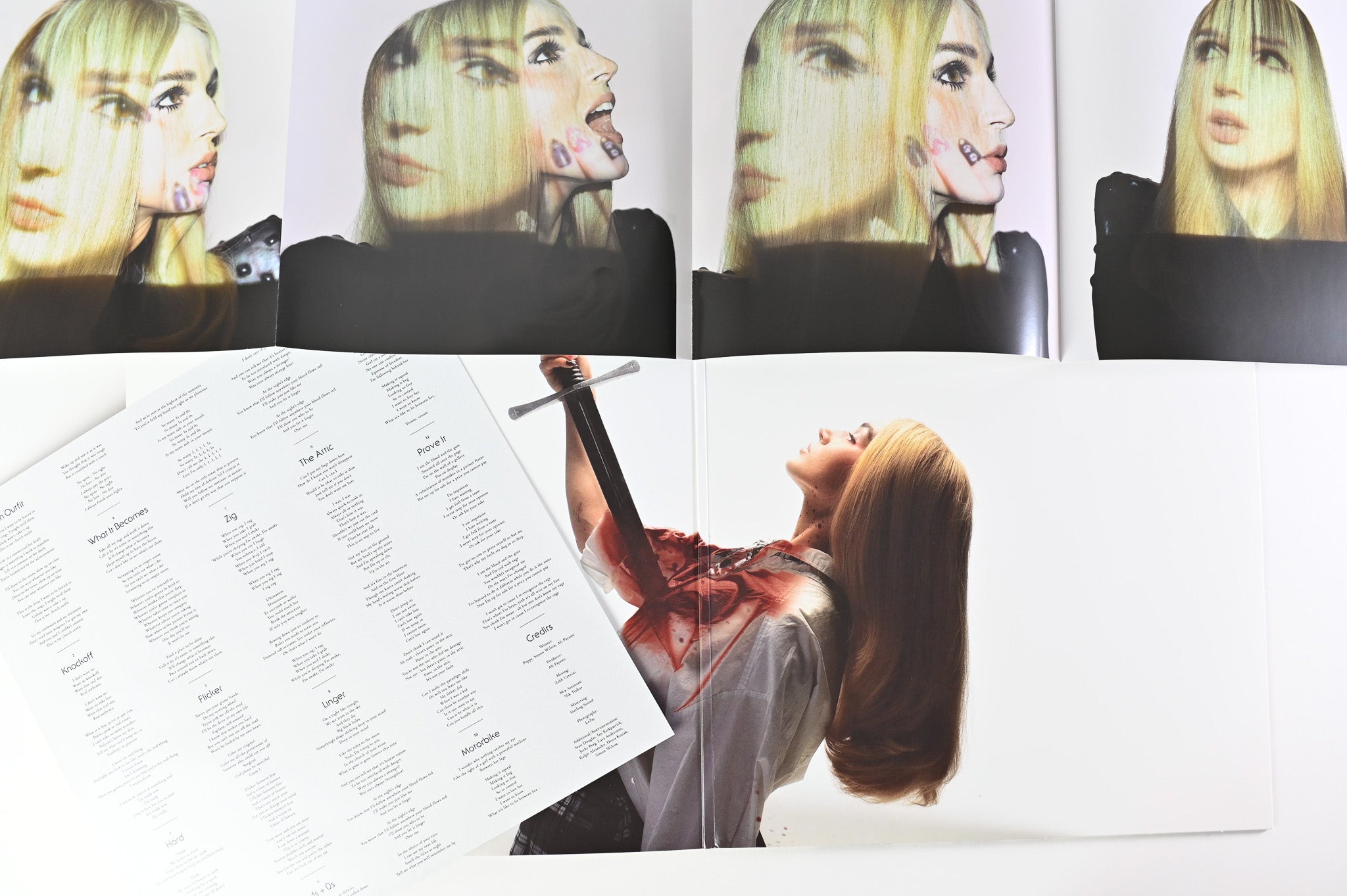 Poppy - Zig on Sumerian Ltd Swamp Green + Ultra Clear Cloudy