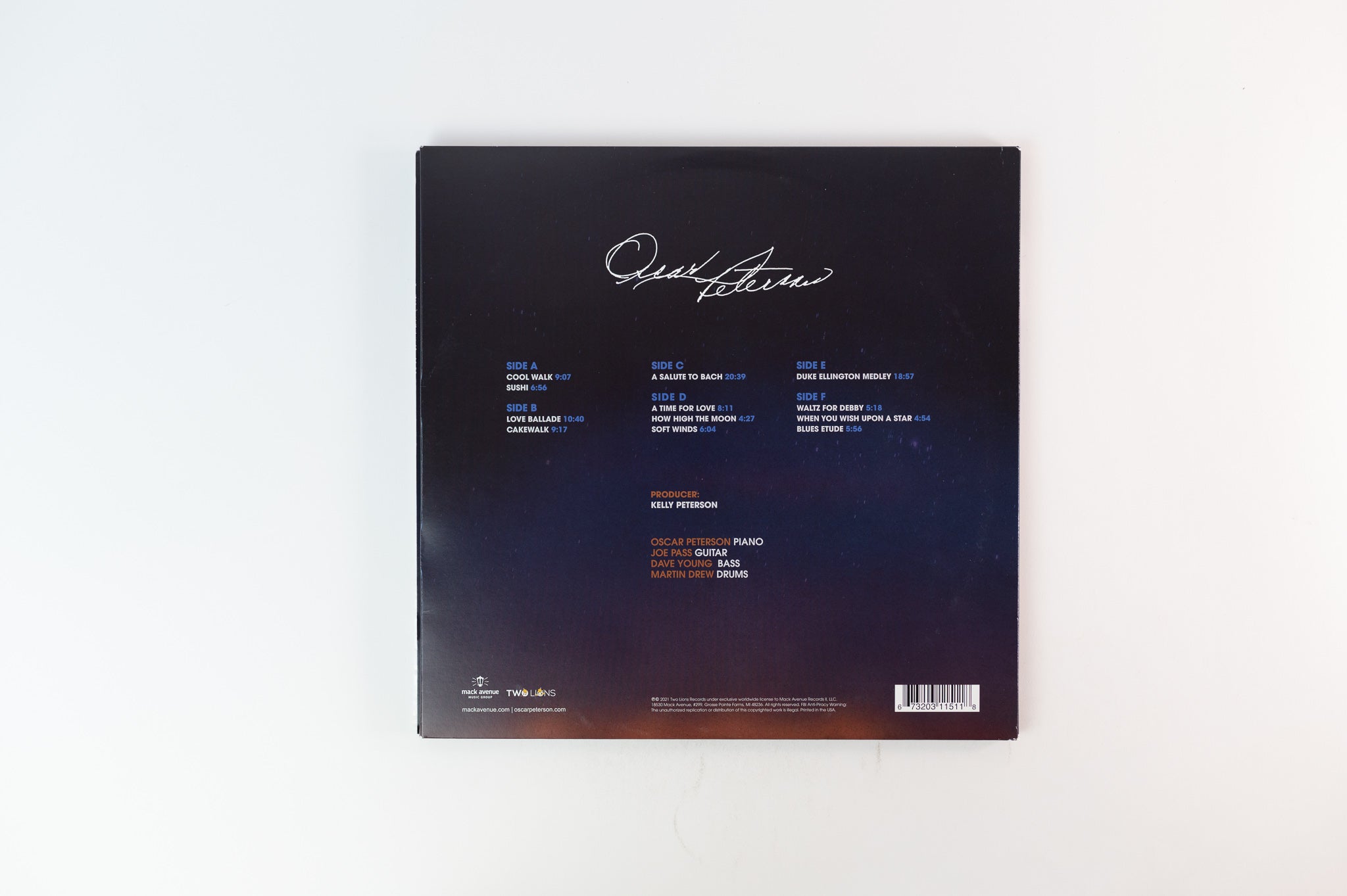 Oscar Peterson - A Time For Love: The Oscar Peterson Quartet - Live In Helsinki, 1987 on Mack Avenue Blue Vinyl 180 Gram