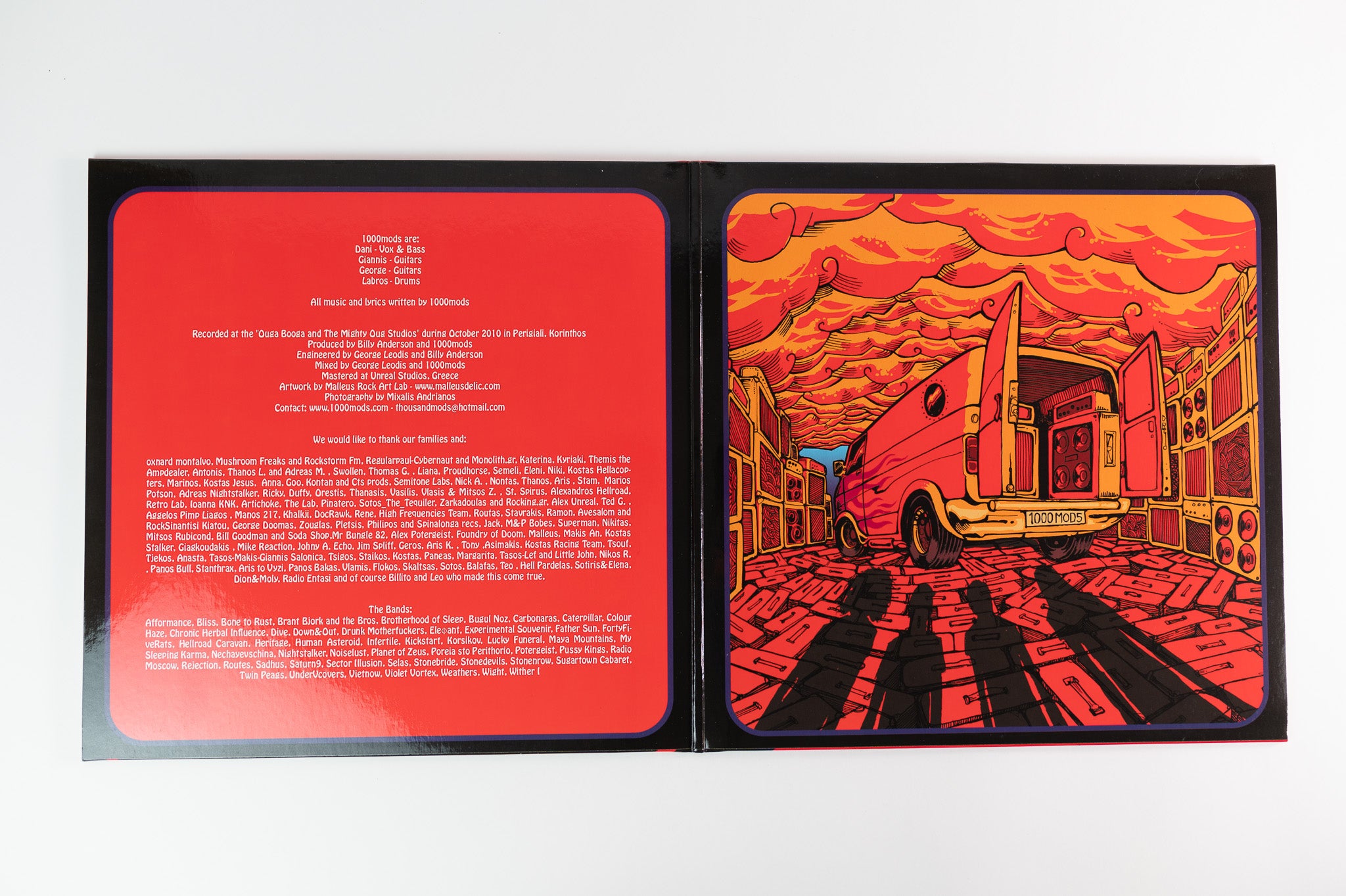 1000mods - Super Van Vacation on Kozmik Artifactz Limited Red Vinyl